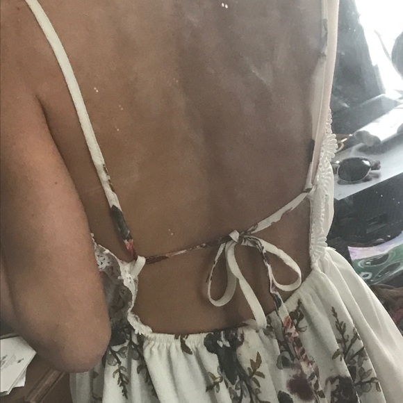 💐 NWOT Floral Romper - Picture 5 of 6